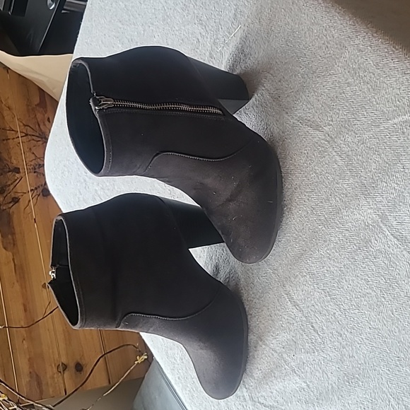 JG charcoal booties - Picture 2 of 4